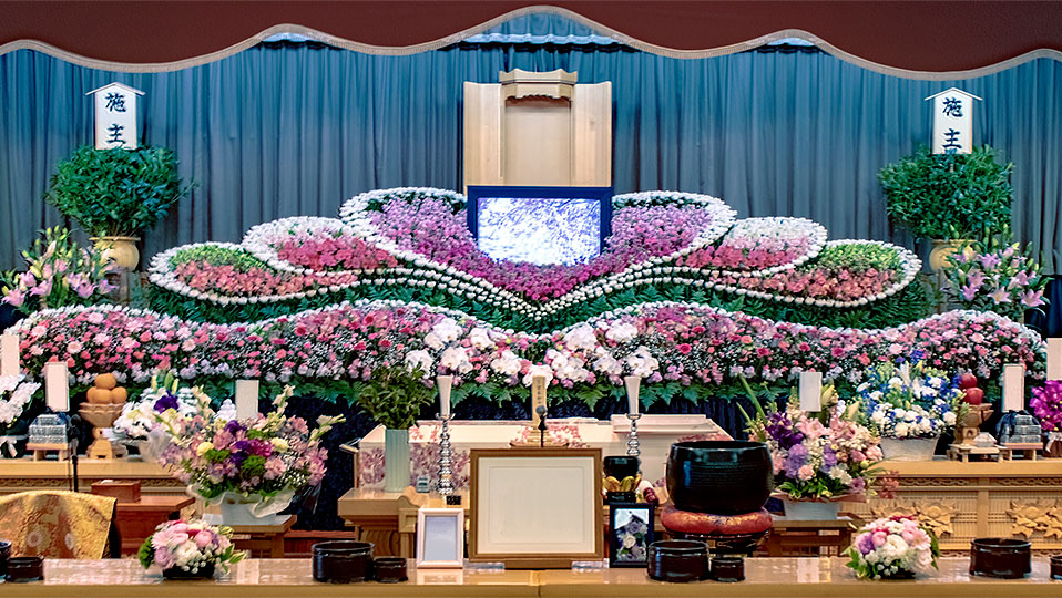 大ホールの祭壇